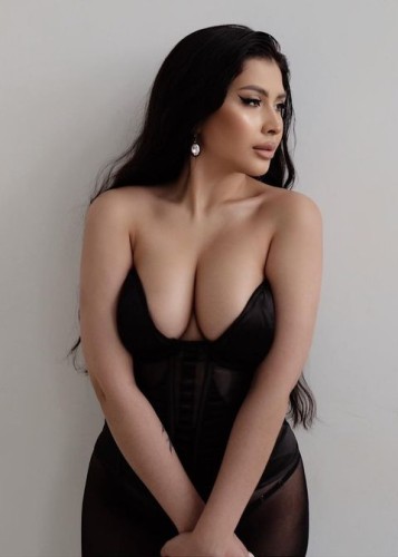 Амина, Г. Азов